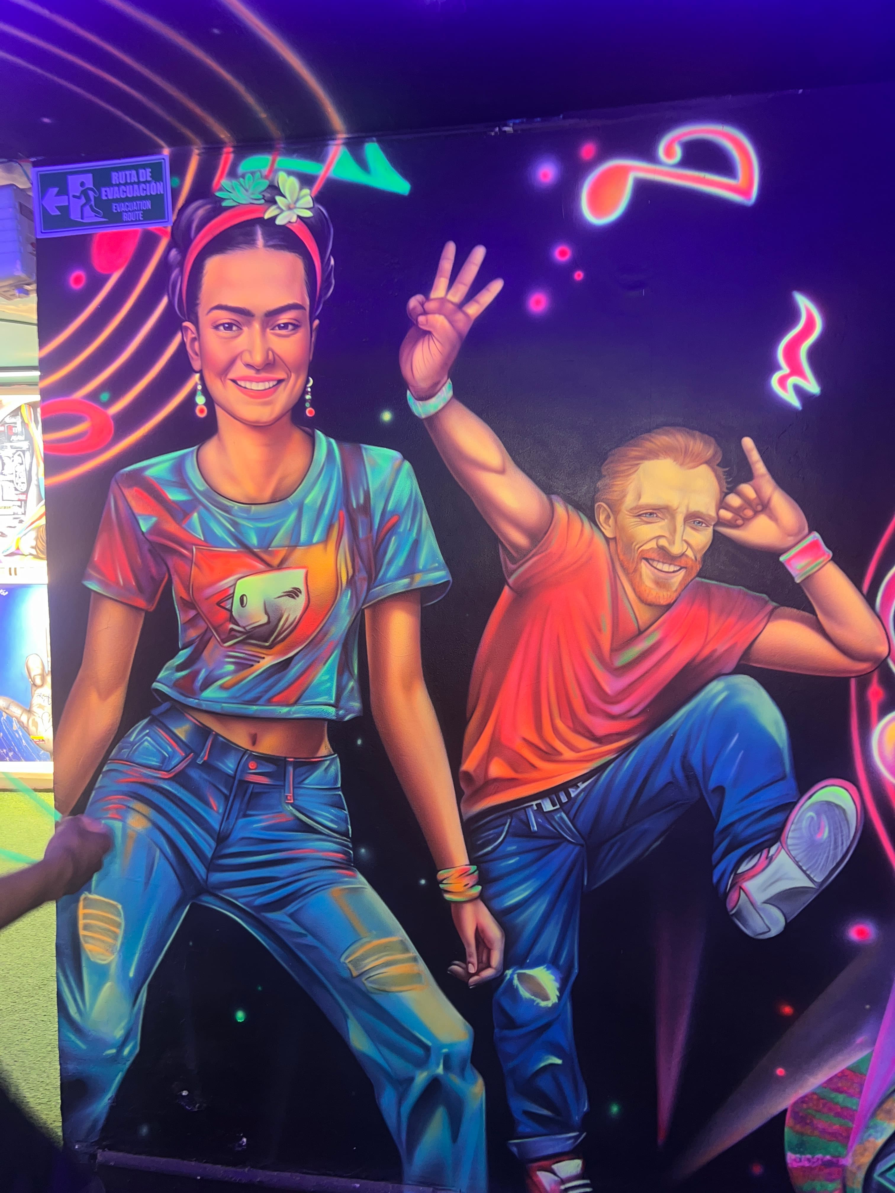 Murales coloridos en la Comuna 13