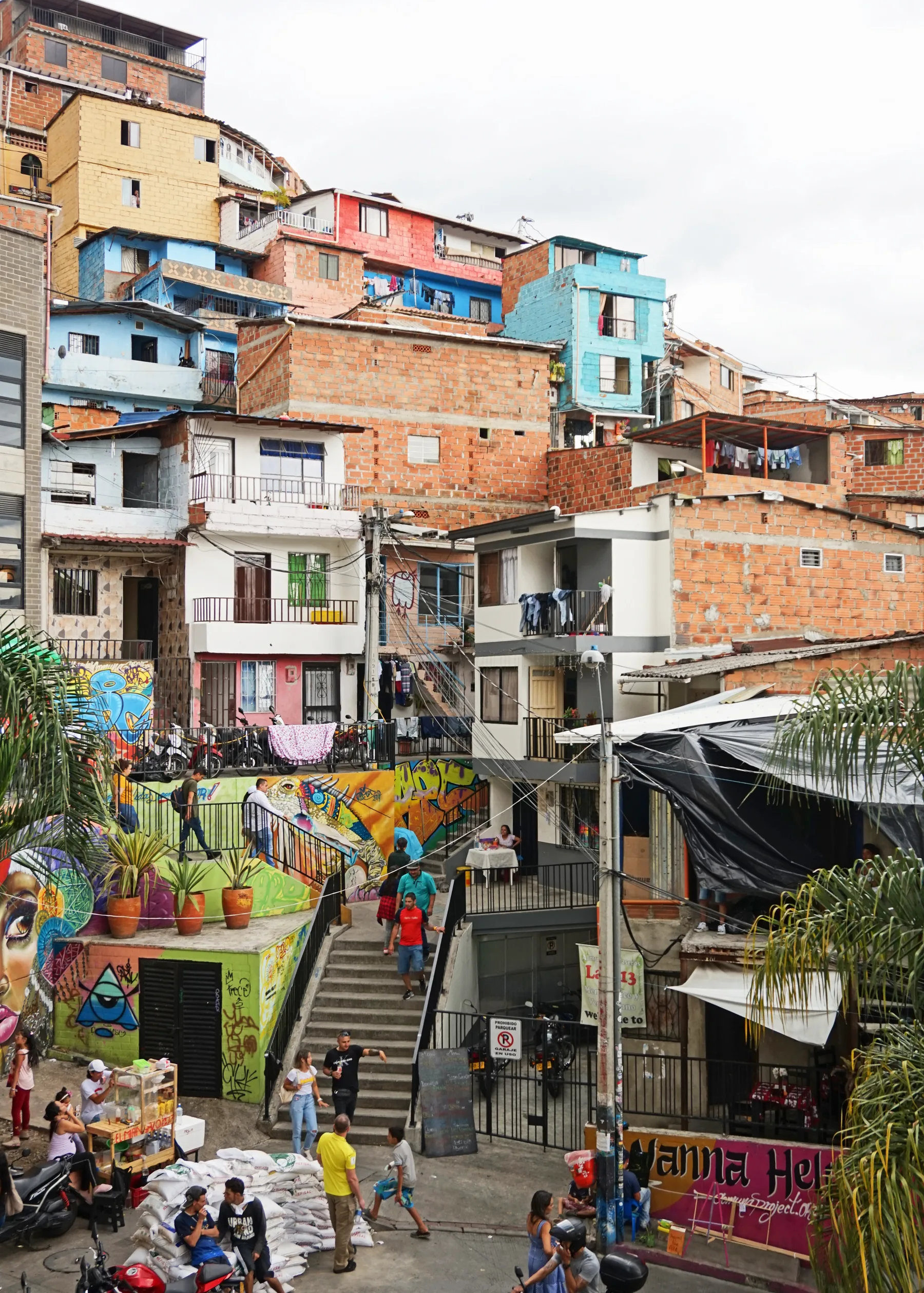 Recorrido privado por los murales de la Comuna 13